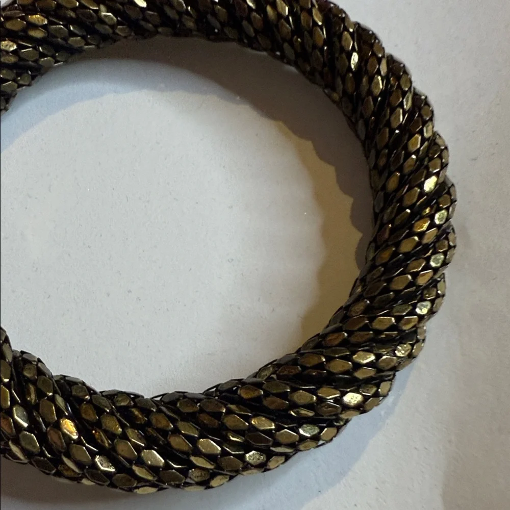Vintage 1970's Brass Color Tone MESH Metal Swirl Bangle Bracelet *RARE*